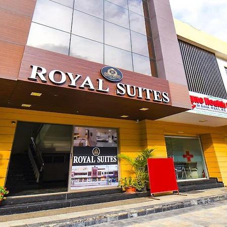 Fabhotel Royal Suits - Nr Mahadji Shinde Chhatri Mundhva Eksteriør bilde