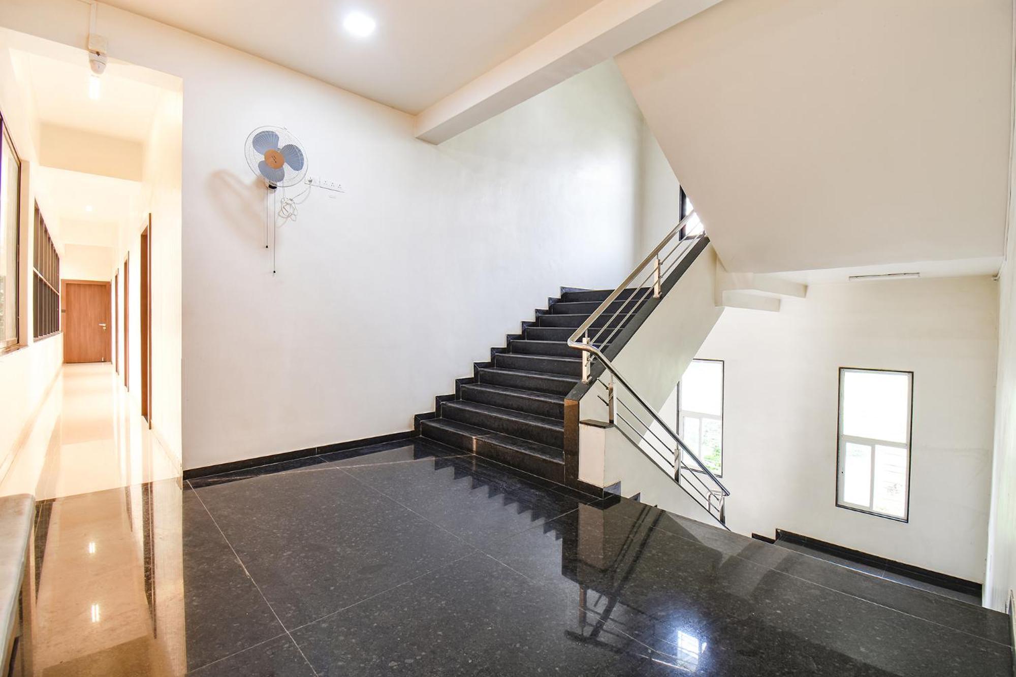 Fabhotel Royal Suits - Nr Mahadji Shinde Chhatri Mundhva Eksteriør bilde