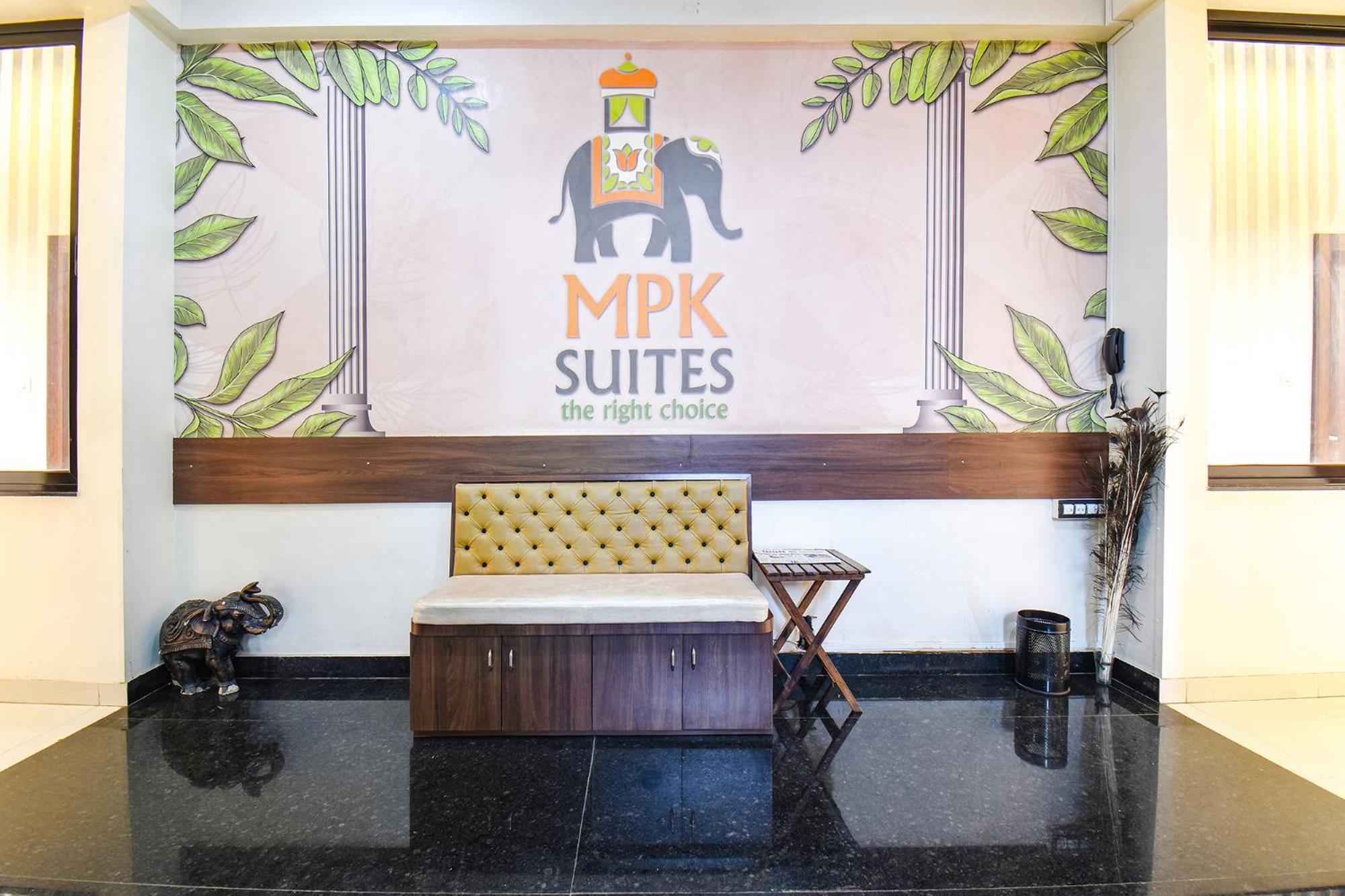 Fabhotel Royal Suits - Nr Mahadji Shinde Chhatri Mundhva Eksteriør bilde
